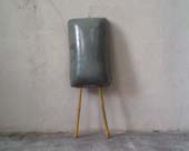 Art. 53 CUSCINO 48-28-13 cm con Gambe Verticali